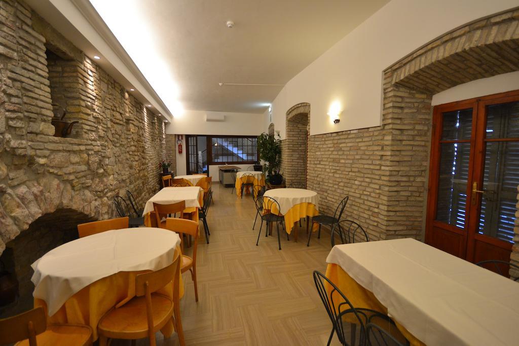 Hotel Il Castello Assisi Eksteriør billede